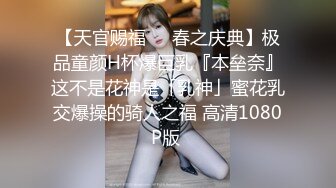 商城跟随偷窥漂亮小少妇 皮肤白皙 屁屁饱满 骚内丁紧紧卡屁沟 晃悠晃悠很诱惑