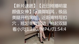 安静躺好 阿姨全自动 年少不知阿姨好 阿姨的无毛鲍鱼真的粉嫩