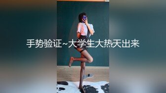 水手服安娜和巧克力腹肌男