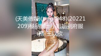   漂亮少妇3P 被两个肌肉猛男吃鸡 啪啪 力量和美的结合 画面很唯美