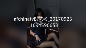 【足疗店小粉灯】偷拍扫街达人，一小时内连续干俩，舔逼真下得去嘴，激情刺激挑战无限真实 (3)