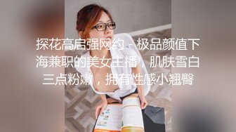 都市坑神溜进商业广场偸拍各种类型美眉方便拍办公OL制服妹子蹲坑时拔阴毛翻车了被发现出来后问刚才是不是你拍的